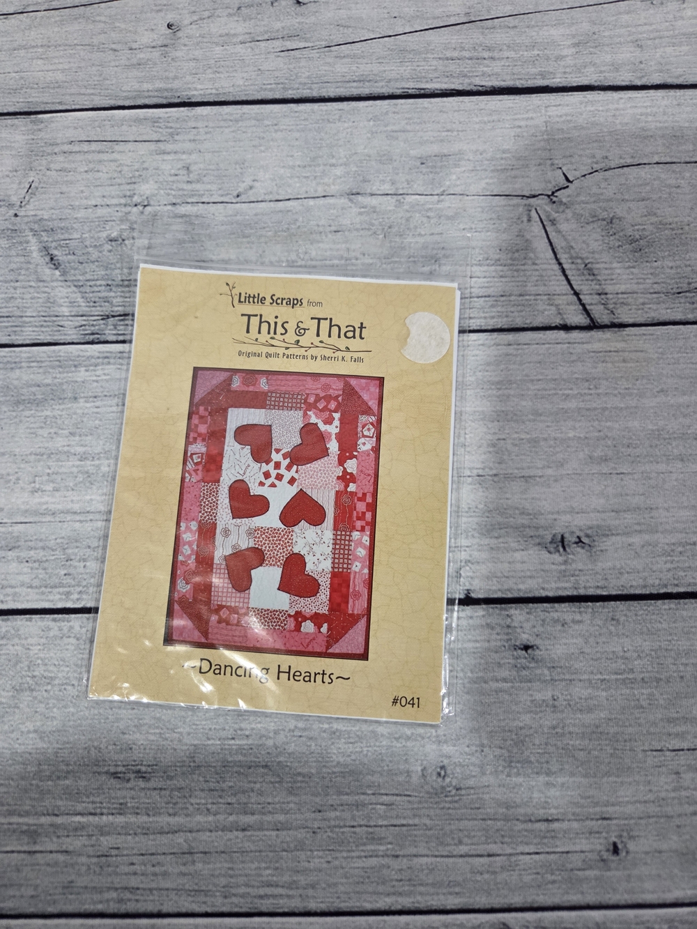 Little Scraps from This & That Quilting Pattern Dancing Hearts